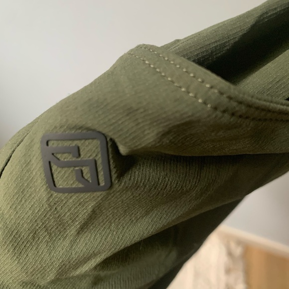 Kathmandu Hiking Shorts - Picture 5 of 5